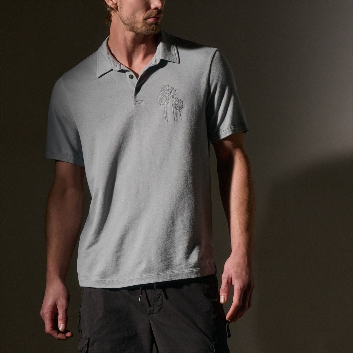 Polo brodé palmier - Gris Ciel/Magma